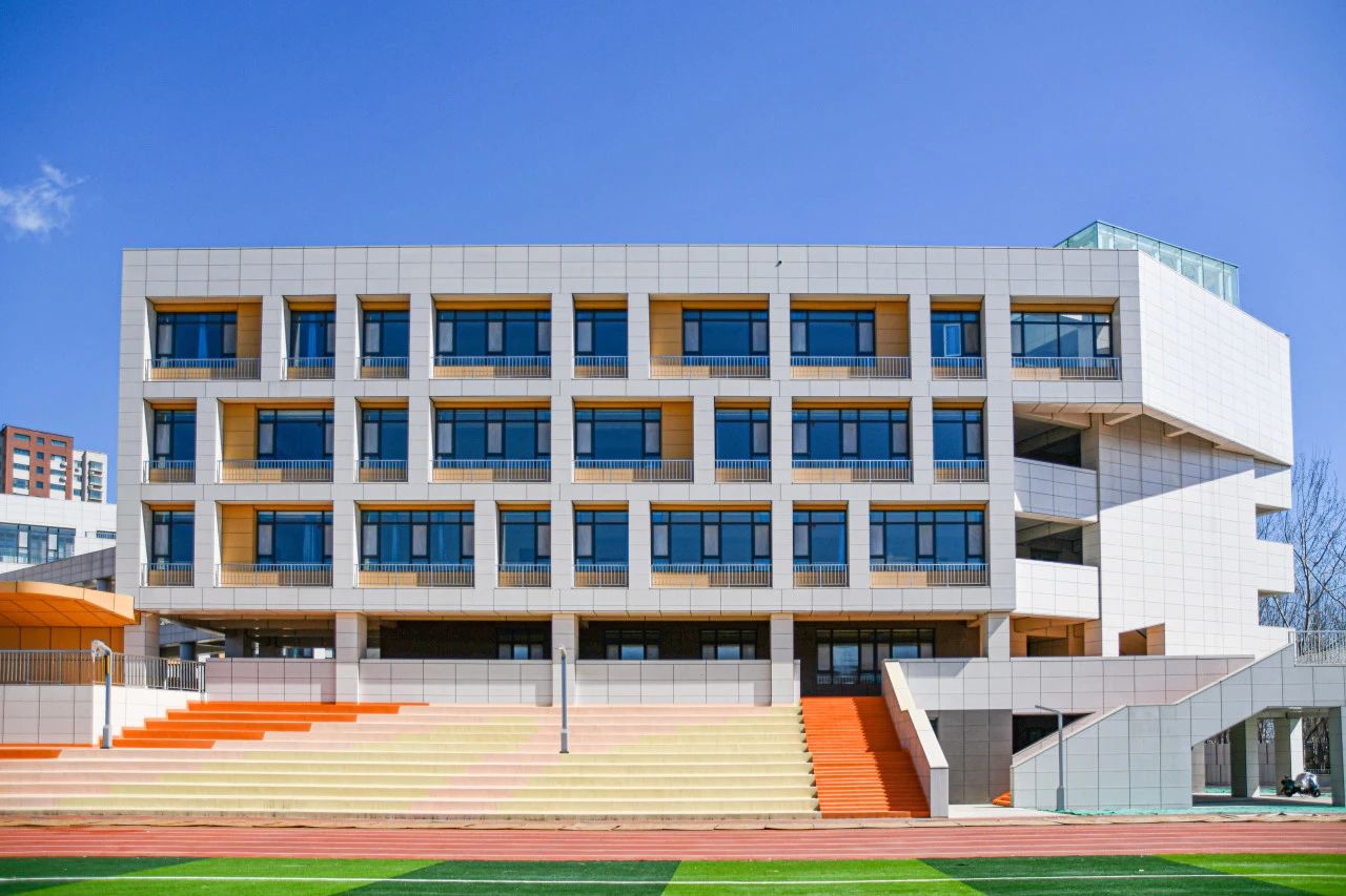 【黄渤海新区公众号】年内4所学校建成投用 新增学位4640个