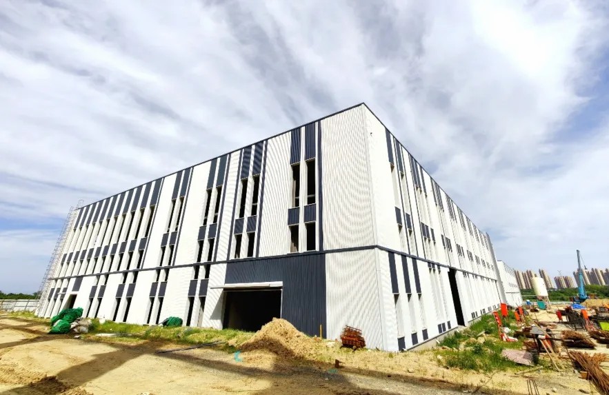 【黄渤海新区公众号】烟台黄渤海新区高端装备设计与制造产业园一期厂房主体基本完工